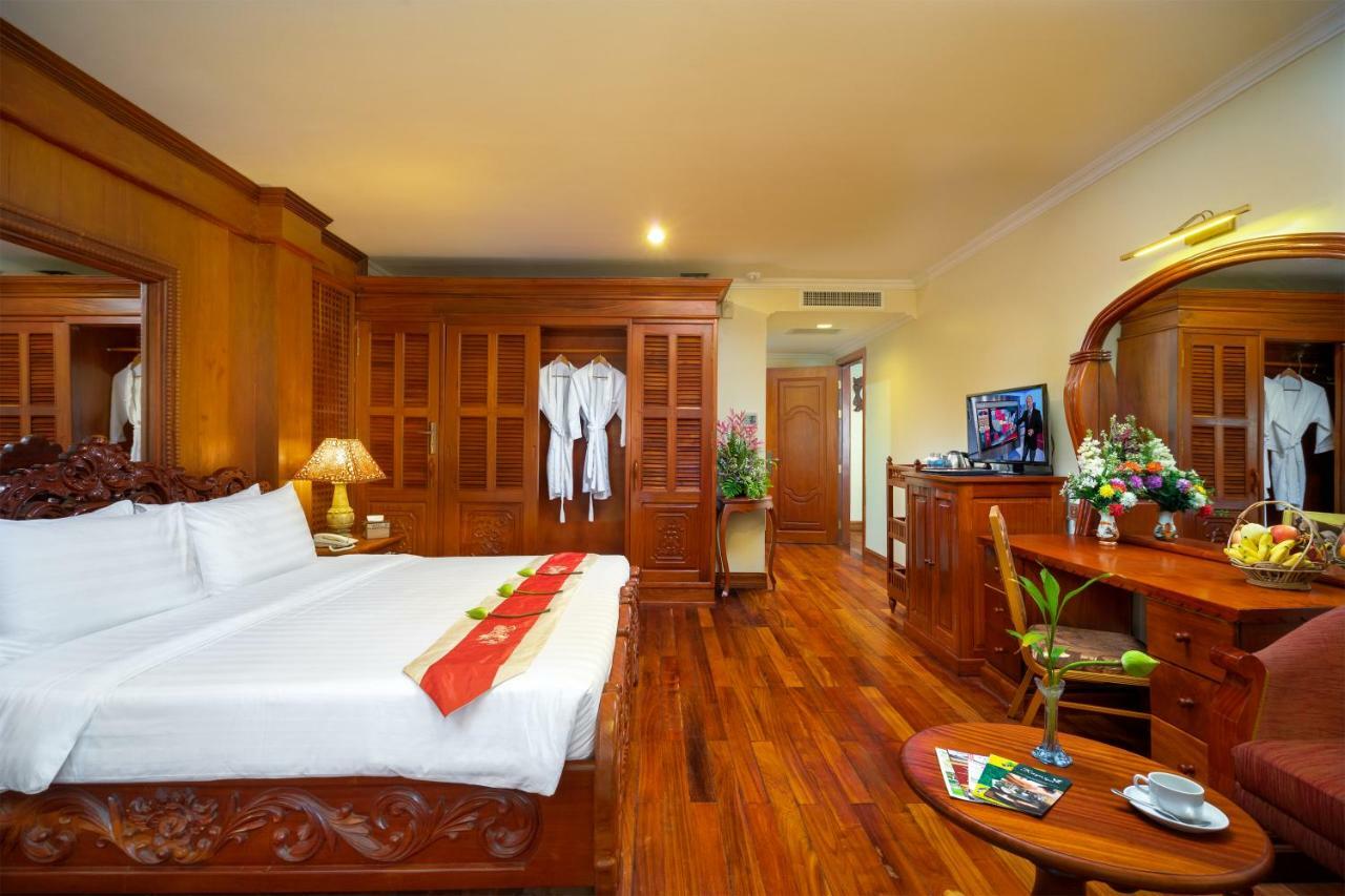 Отель Dragon Royal Angkor Сиемрип Экстерьер фото